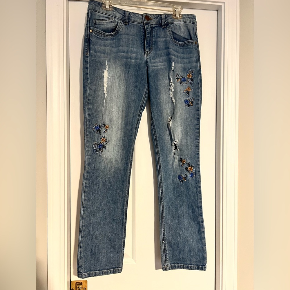 Democracy Flower Embroidered Distressed Jeans